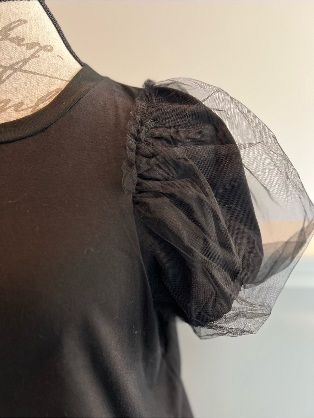 NWT Day + Moon Black Tulle Puff Sleeve Top Size Small - Picture 2 of 10